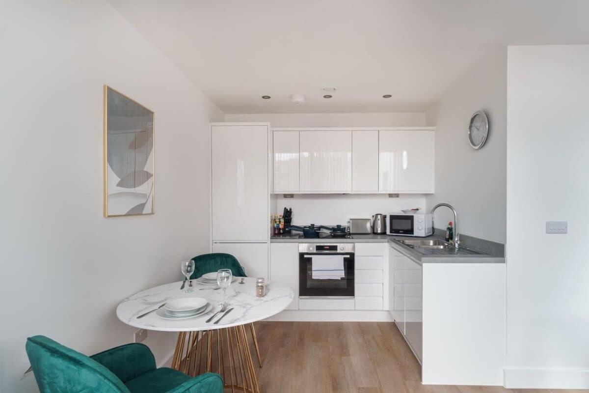 Stay Zeni, Alexandra Rise Manchester Sleek Studio Экстерьер фото