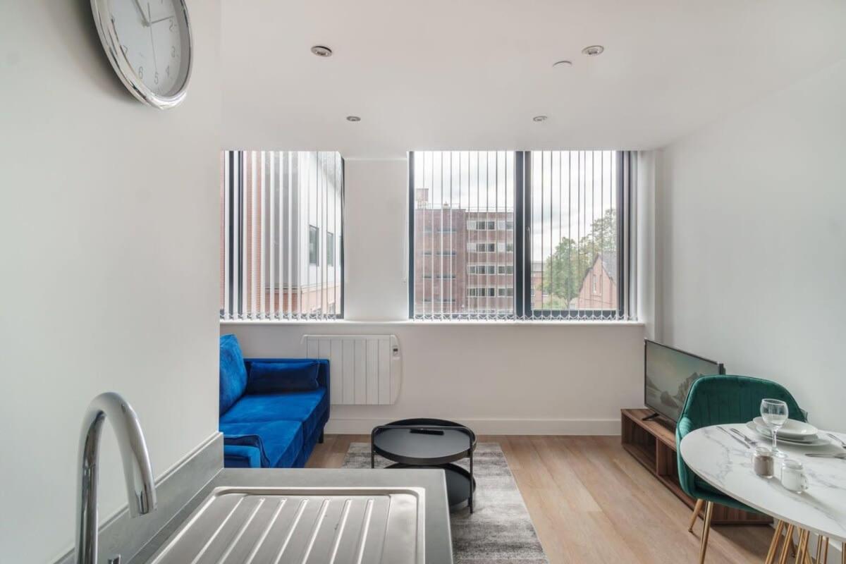 Stay Zeni, Alexandra Rise Manchester Sleek Studio Экстерьер фото