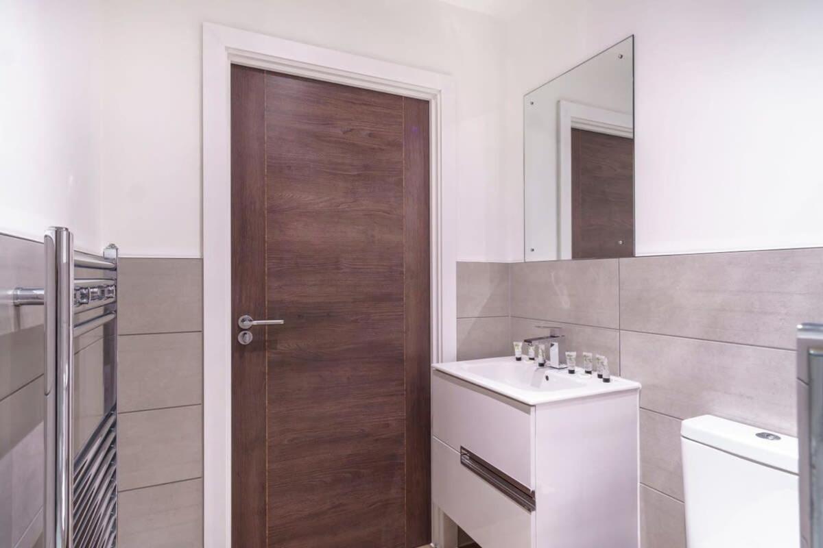Stay Zeni, Alexandra Rise Manchester Sleek Studio Экстерьер фото